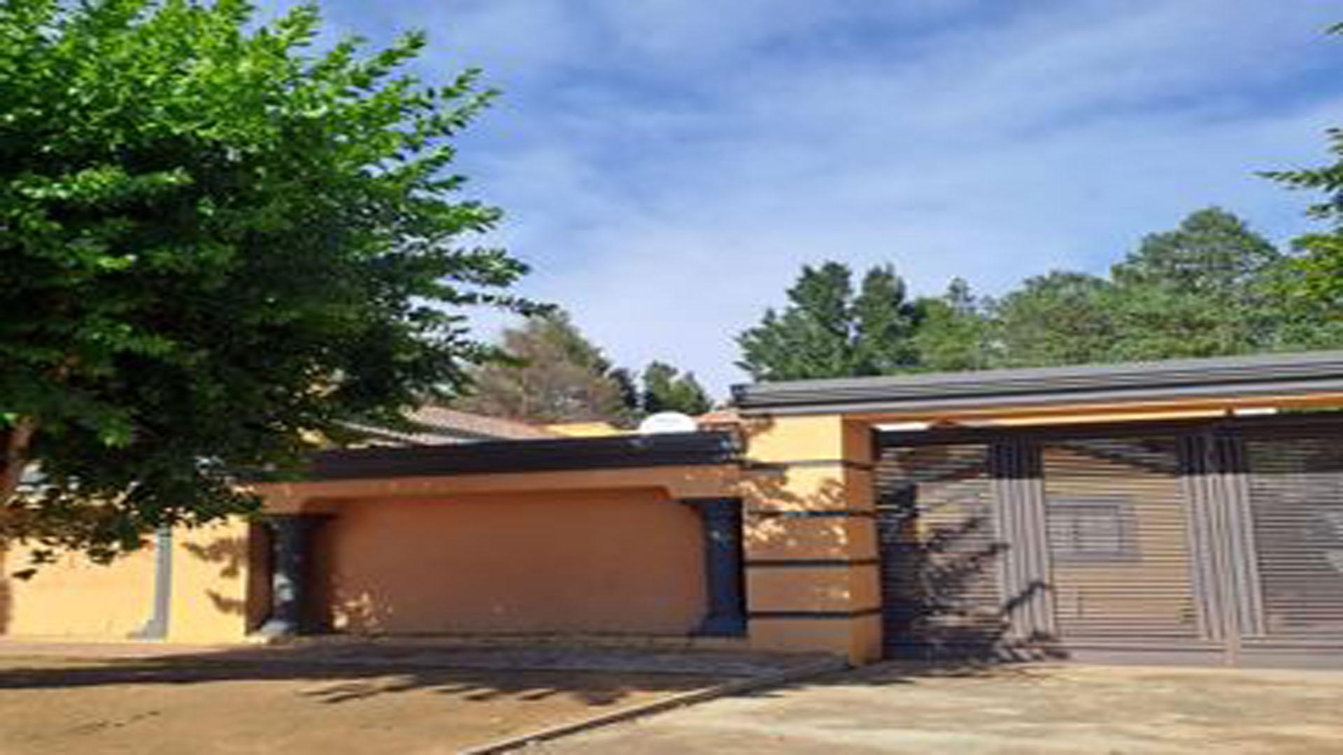 Front View of property in Birch Acres