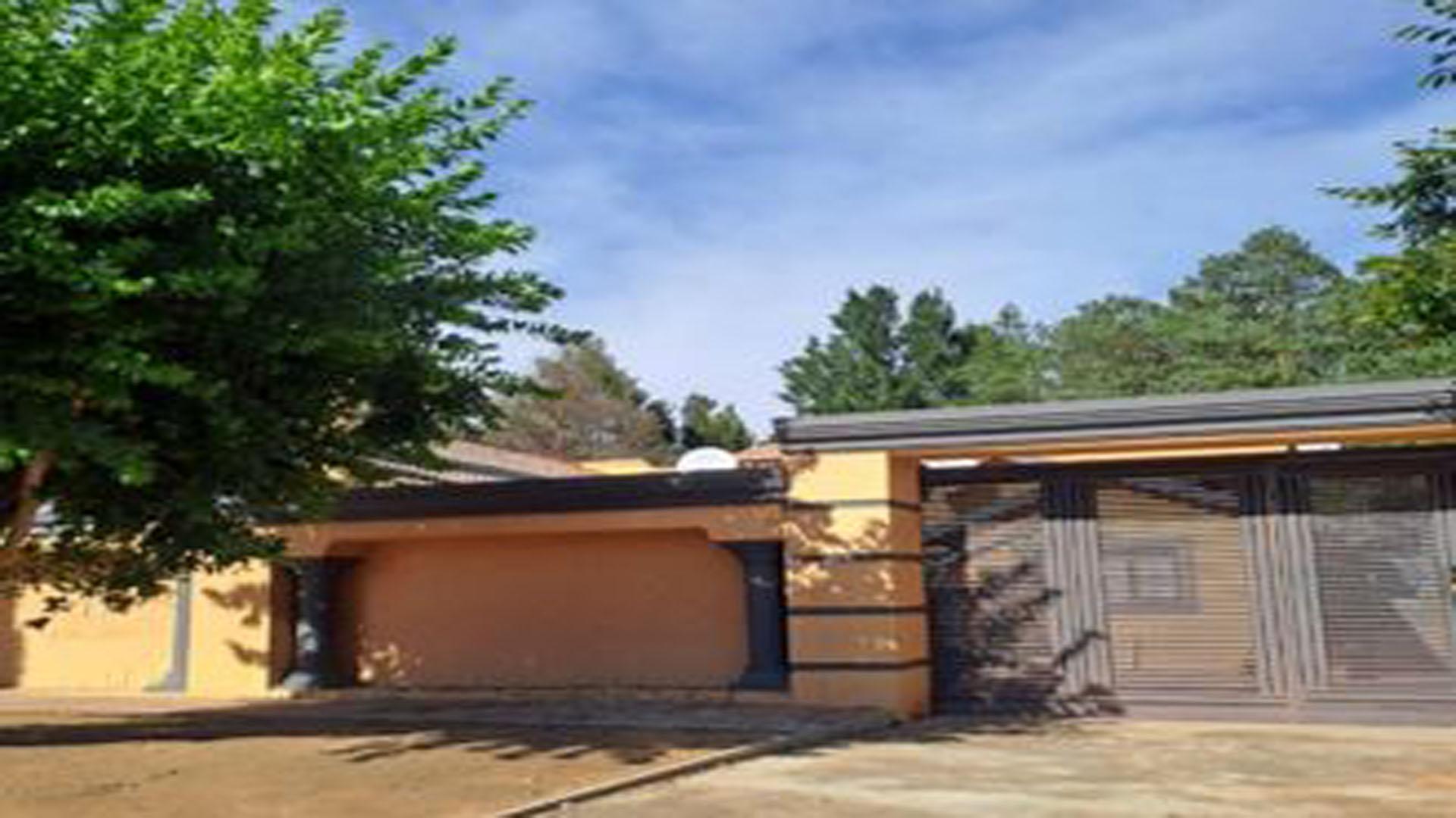 Front View of property in Birch Acres