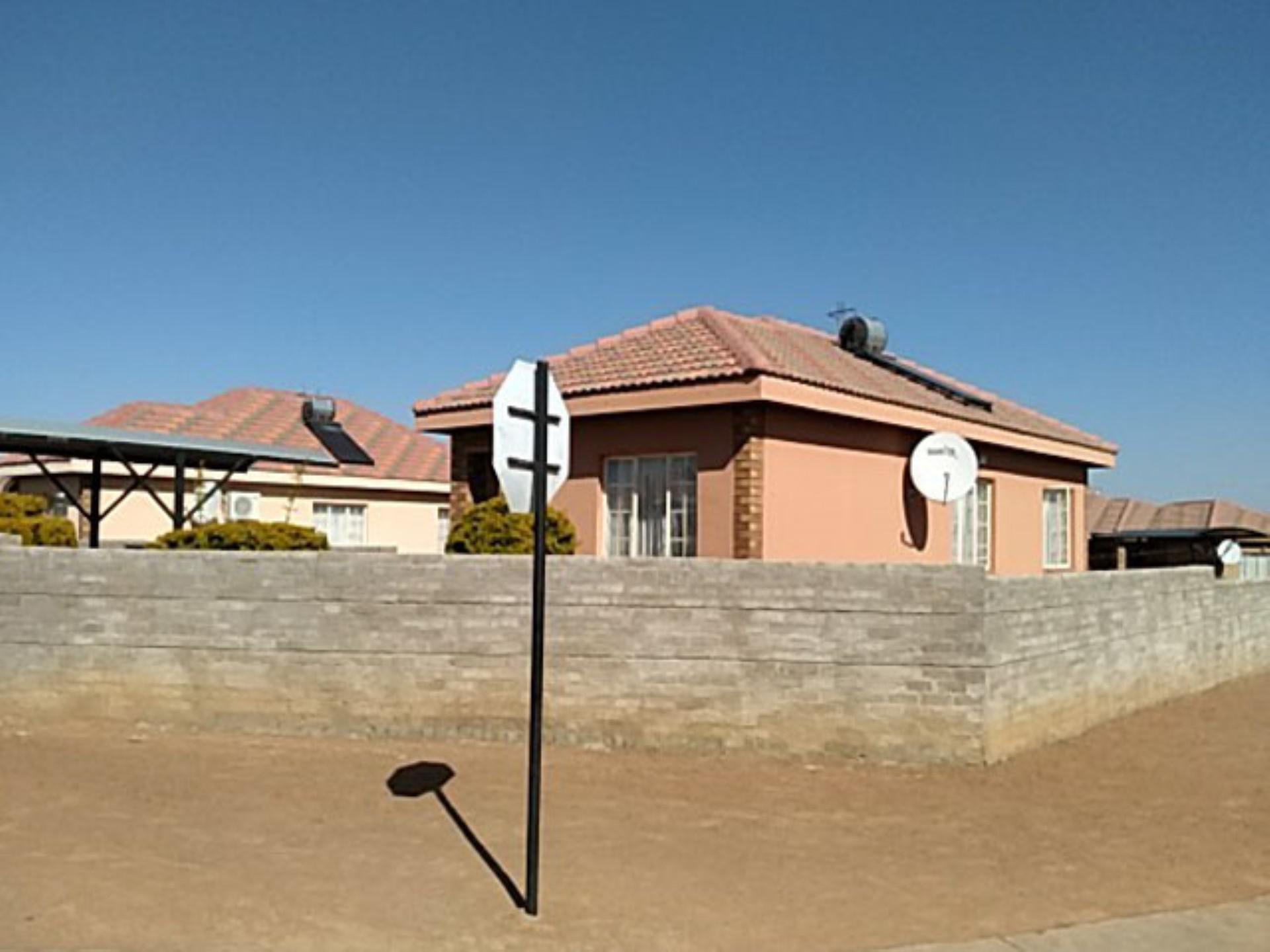Front View of property in Mogwase