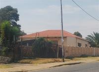Front View of property in Roodepoort