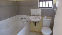 Bathroom 1 - 5 square meters of property in Windmill Park