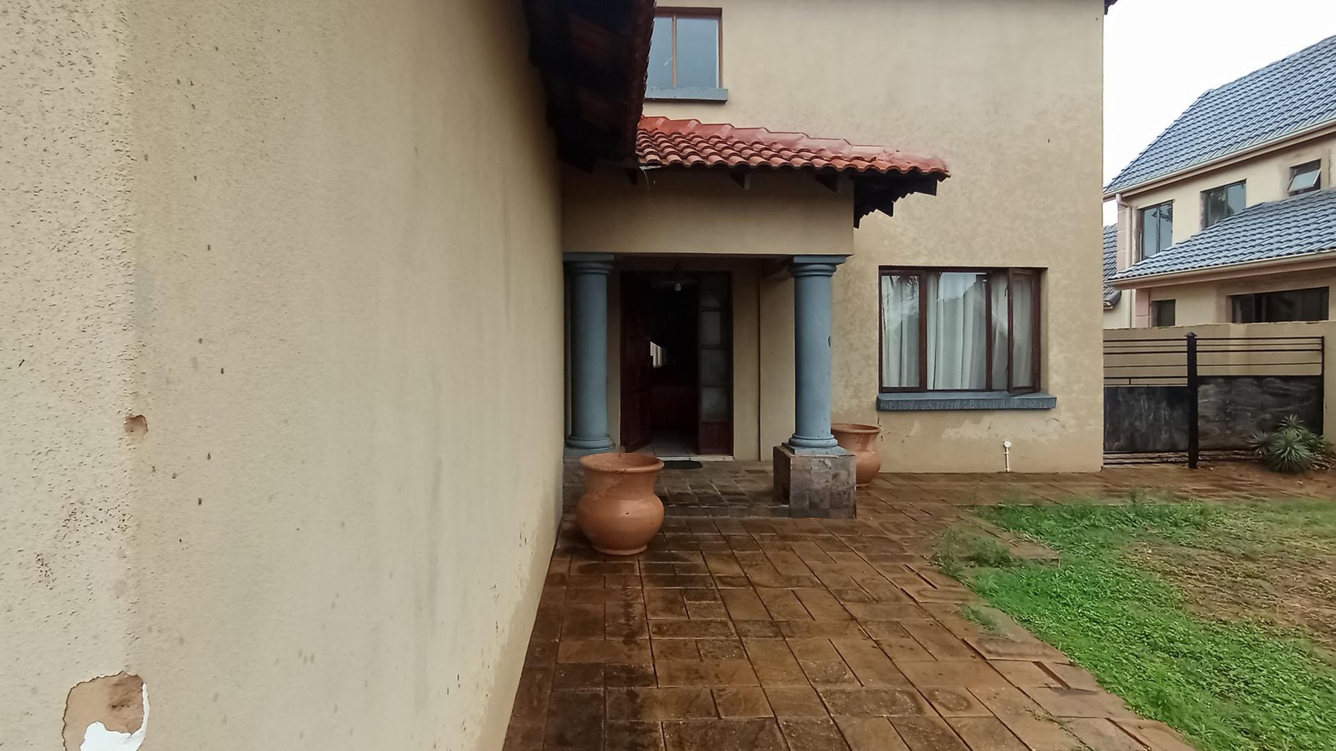 Front View of property in Ninapark