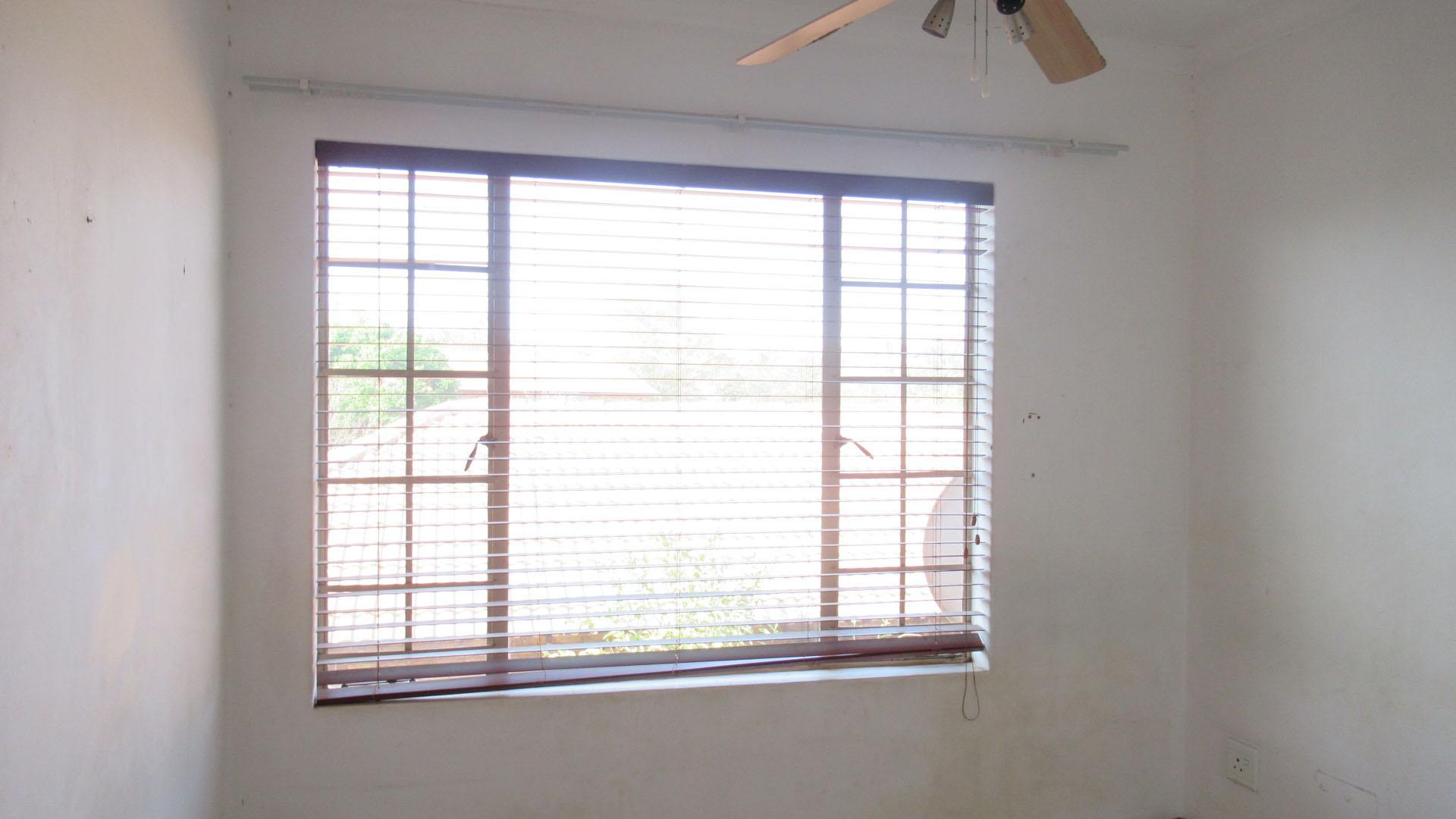 Bed Room 2 - 10 square meters of property in Tijger Vallei