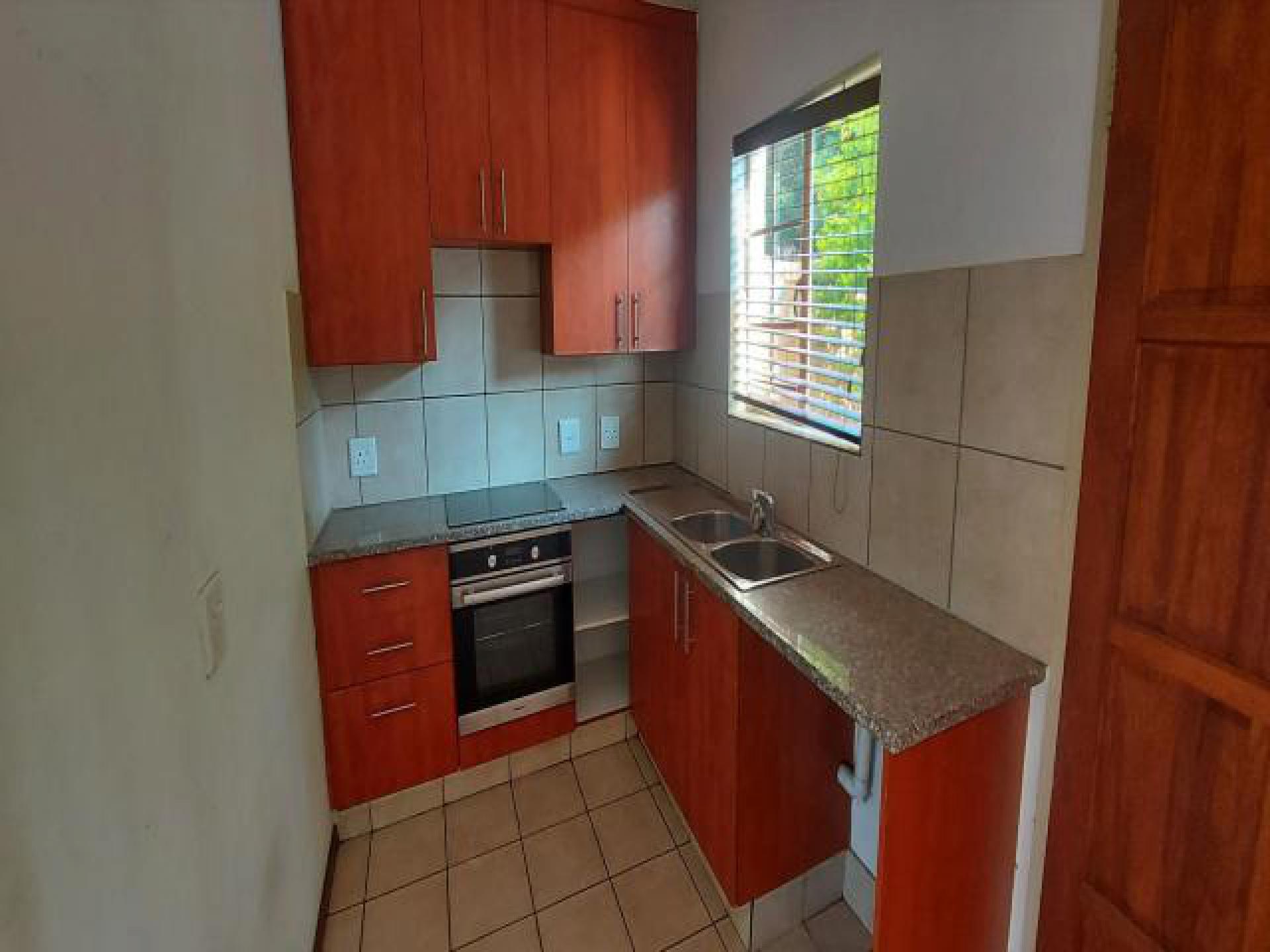 Kitchen - 6 square meters of property in Tijger Vallei