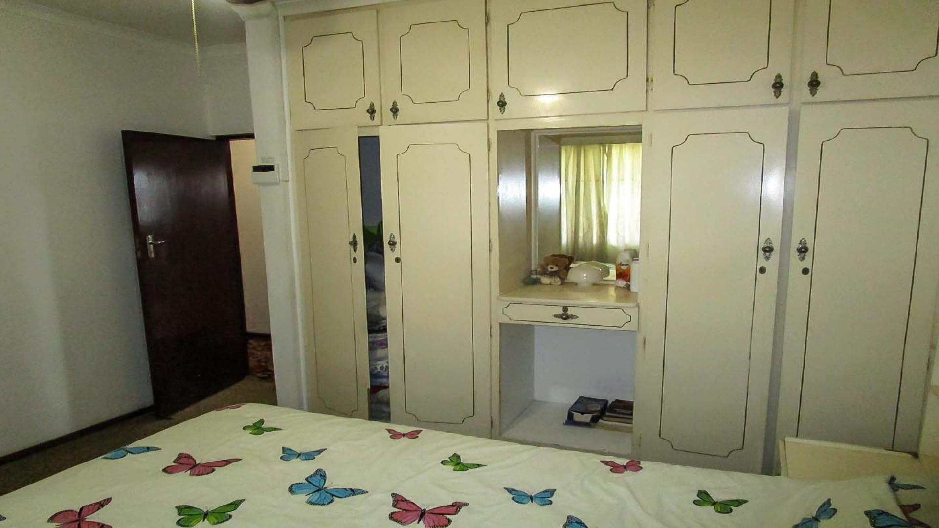 Bed Room 1 - 28 square meters of property in Umzinto