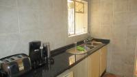 Scullery - 13 square meters of property in Mondeor