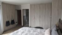 Main Bedroom - 35 square meters of property in Noordheuwel