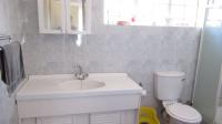 Main Bathroom - 8 square meters of property in Dawn Park