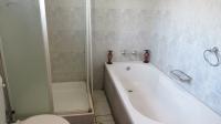 Main Bathroom - 8 square meters of property in Dawn Park