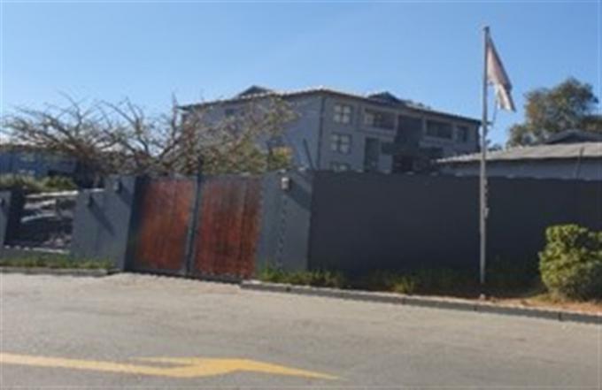 Standard Bank SIE Sale In Execution 2 Bedroom Sectional Title for Sale in Westlake View - MR462861
