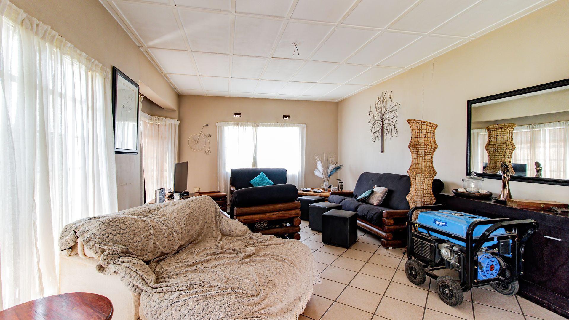 Lounges of property in Benoni