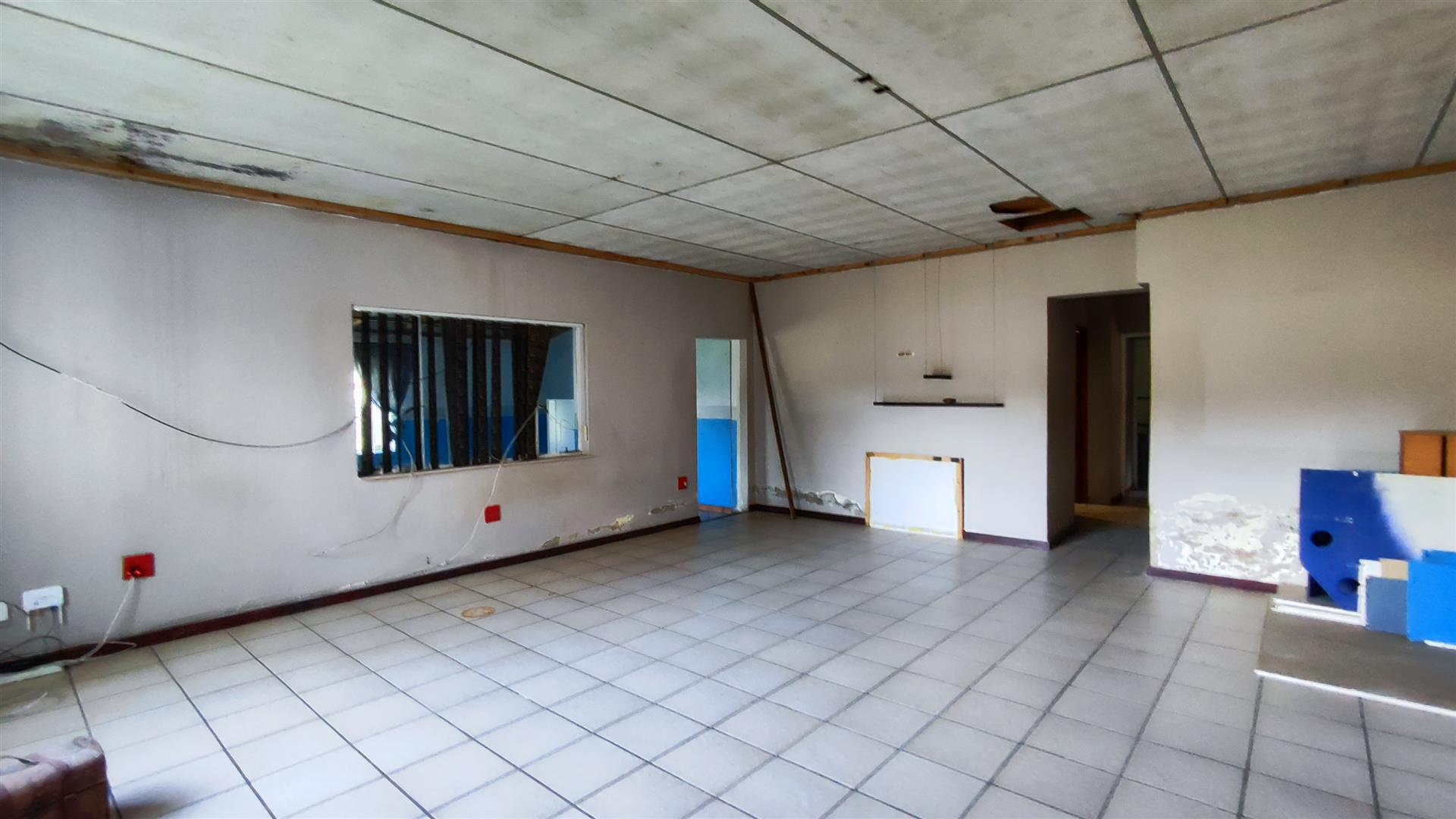 Lounges - 135 square meters of property in Benoni