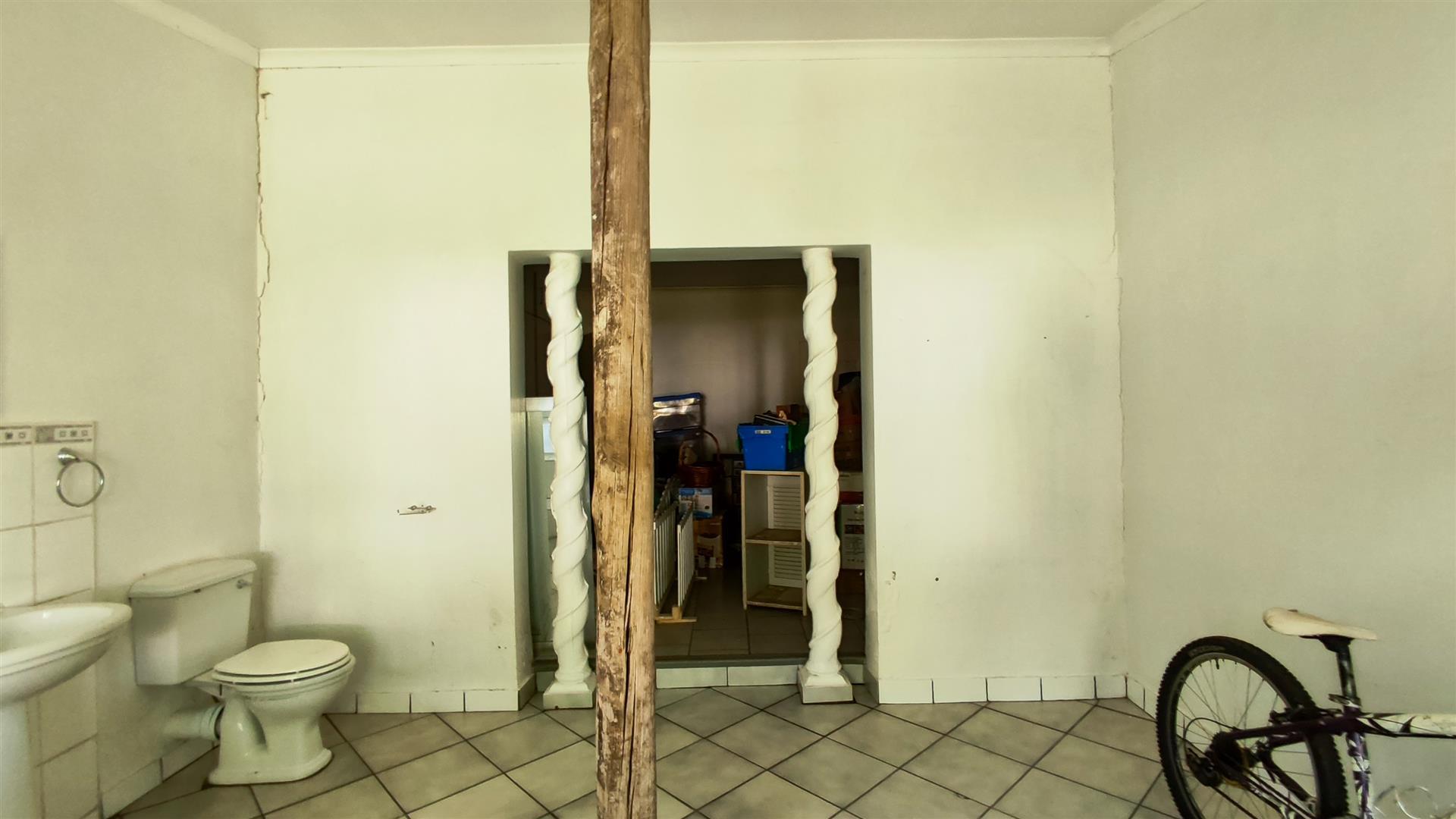 Main Bathroom - 36 square meters of property in Benoni