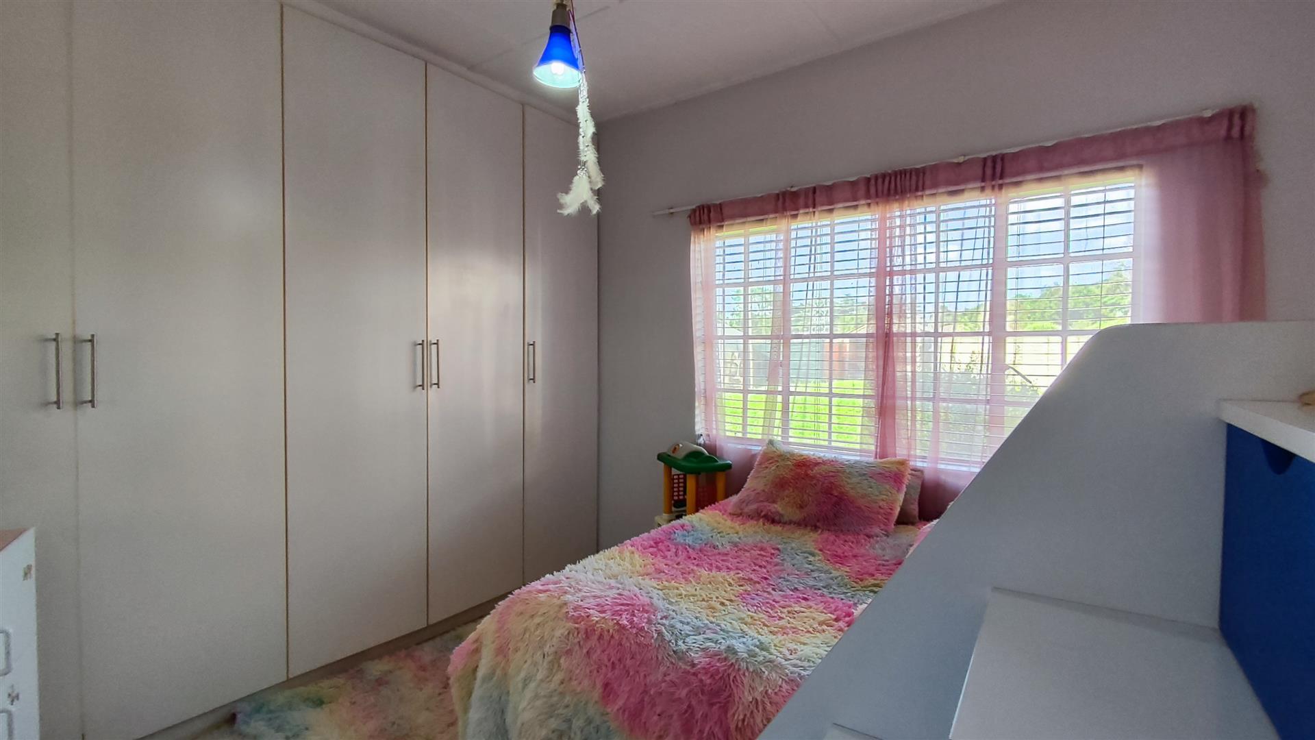 Bed Room 1 - 44 square meters of property in Benoni