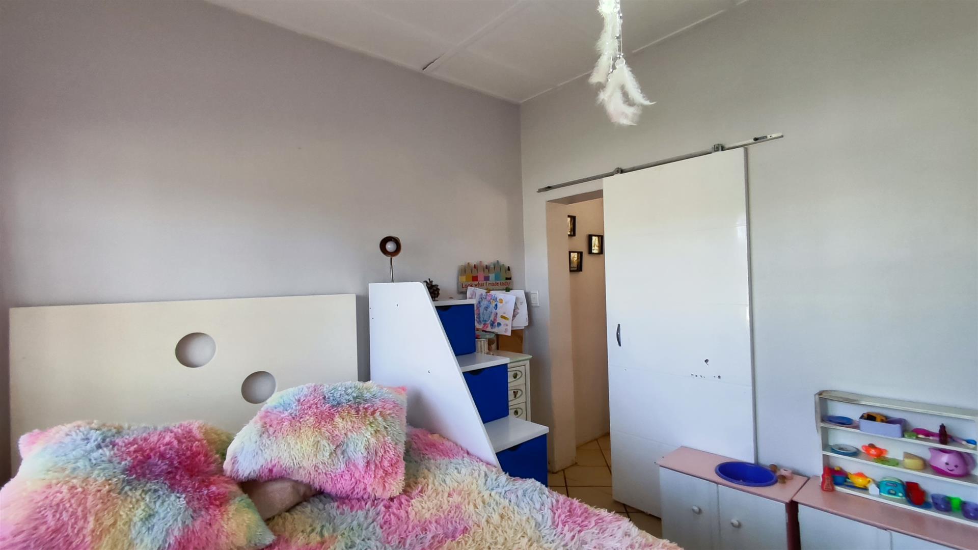 Bed Room 1 - 44 square meters of property in Benoni