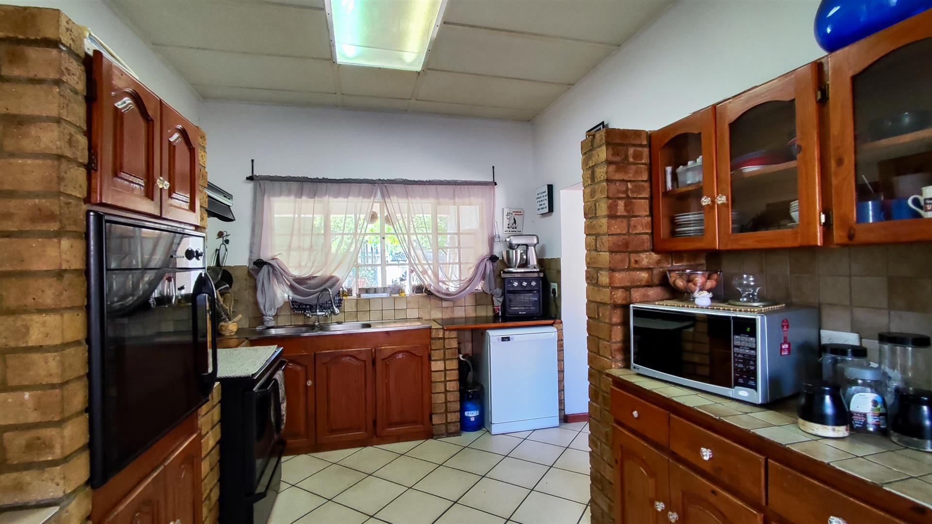 Kitchen - 36 square meters of property in Benoni