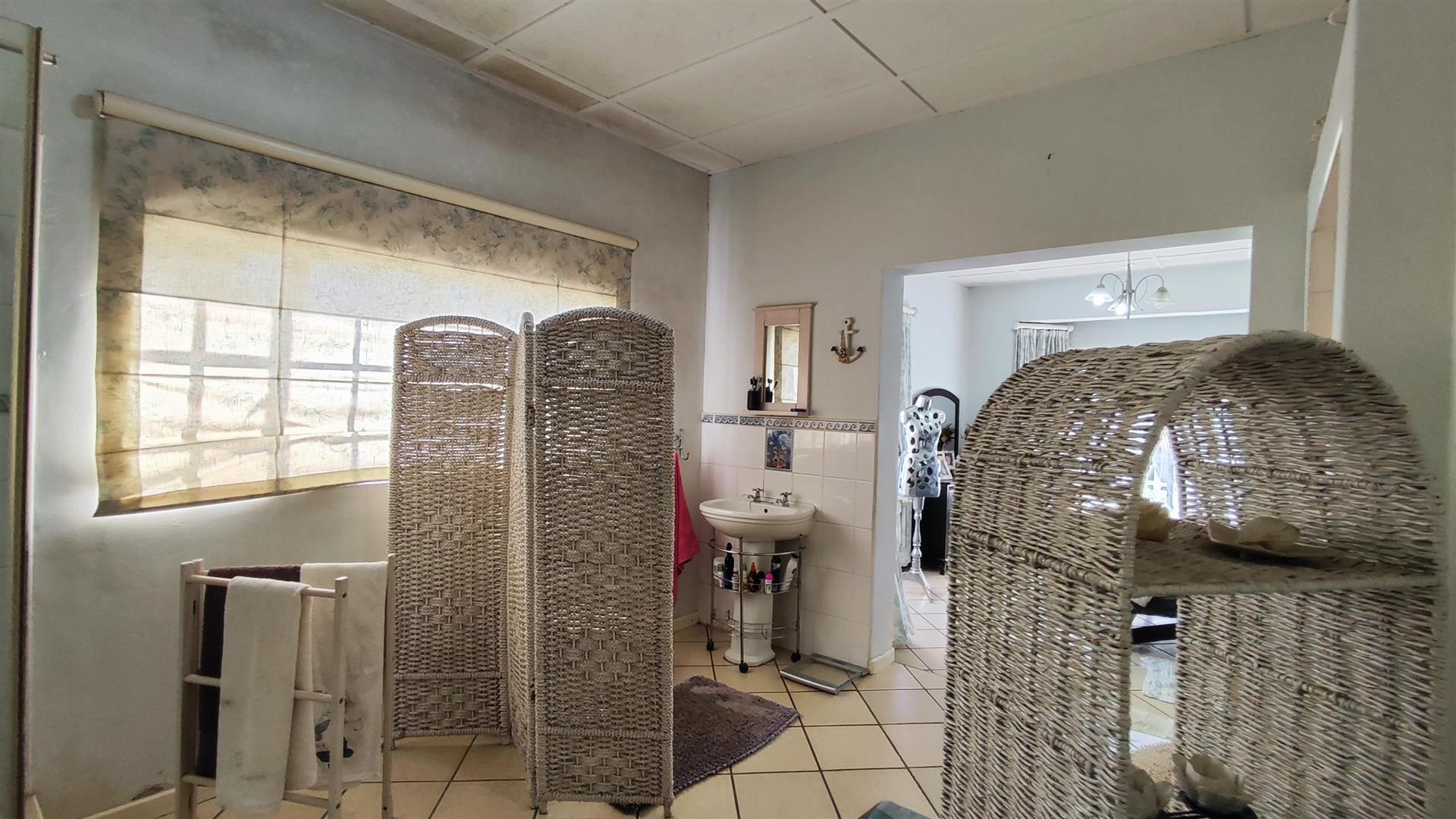 Main Bathroom - 36 square meters of property in Benoni