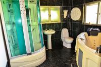 Main Bathroom - 9 square meters of property in Umzinto