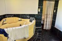 Main Bathroom - 9 square meters of property in Umzinto