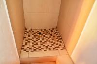 Bathroom 2 - 4 square meters of property in Umzinto