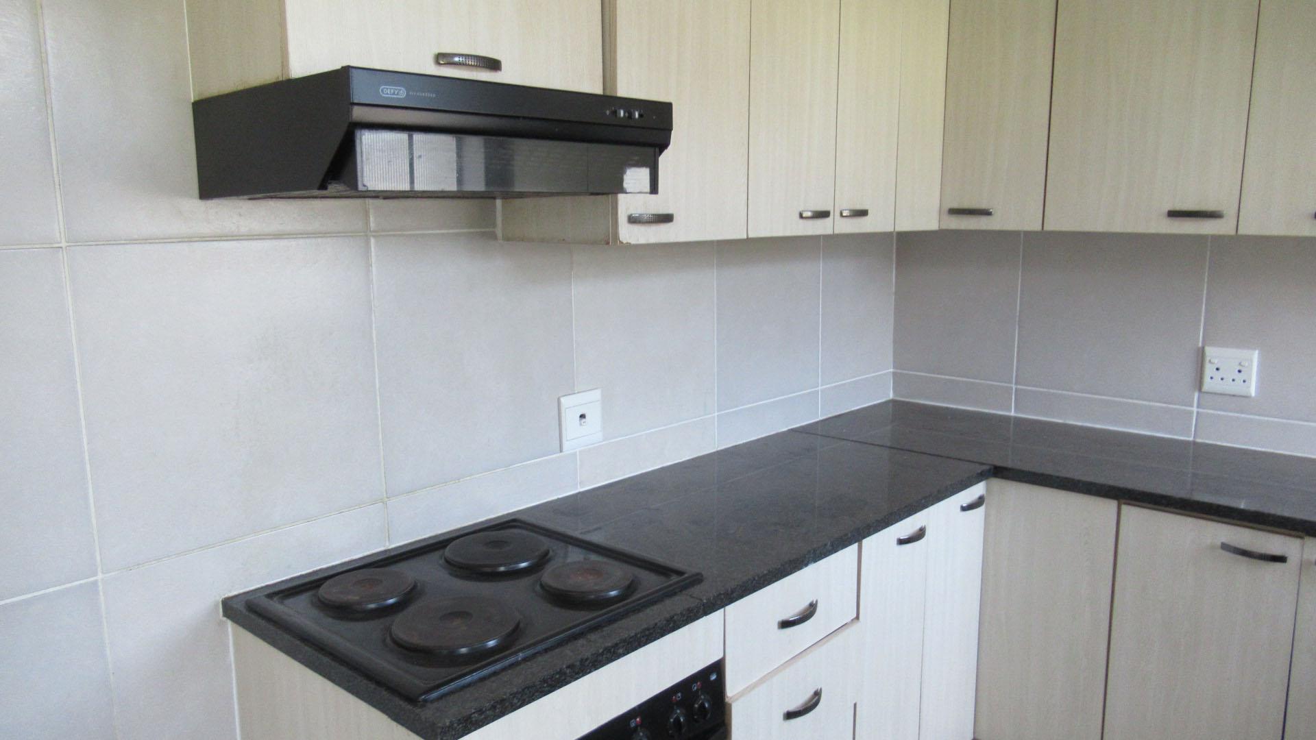 Kitchen - 10 square meters of property in Sandown