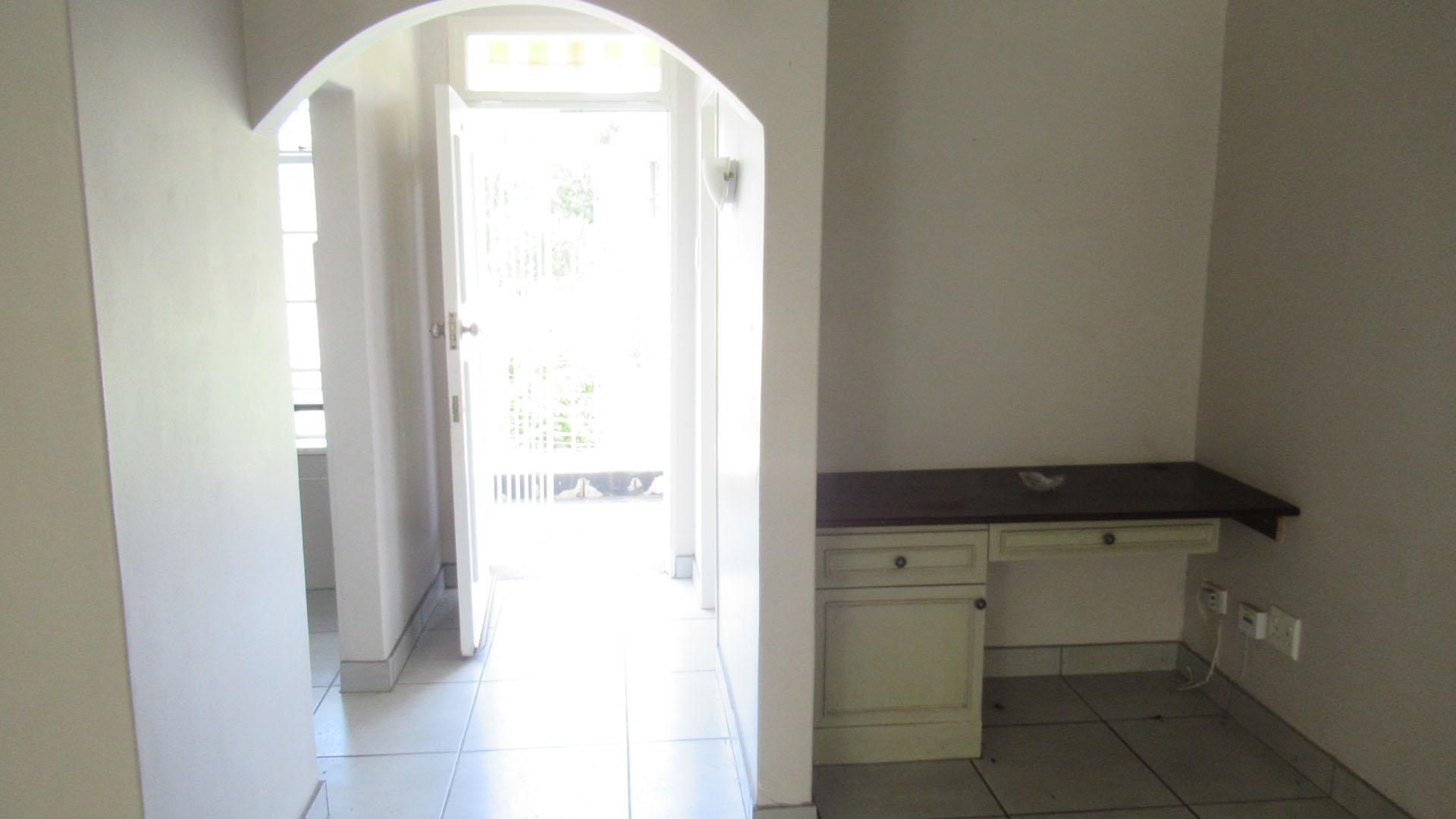 Spaces - 16 square meters of property in Sandown