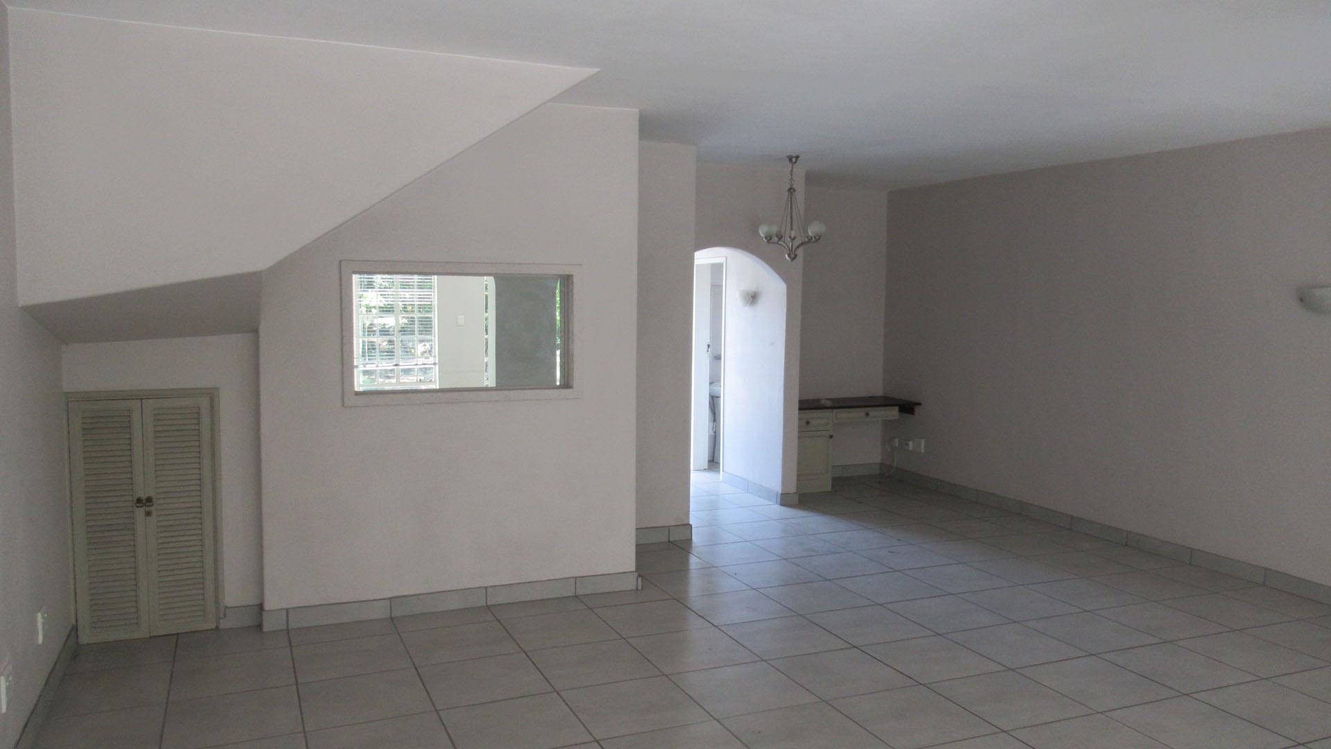 Dining Room - 35 square meters of property in Sandown