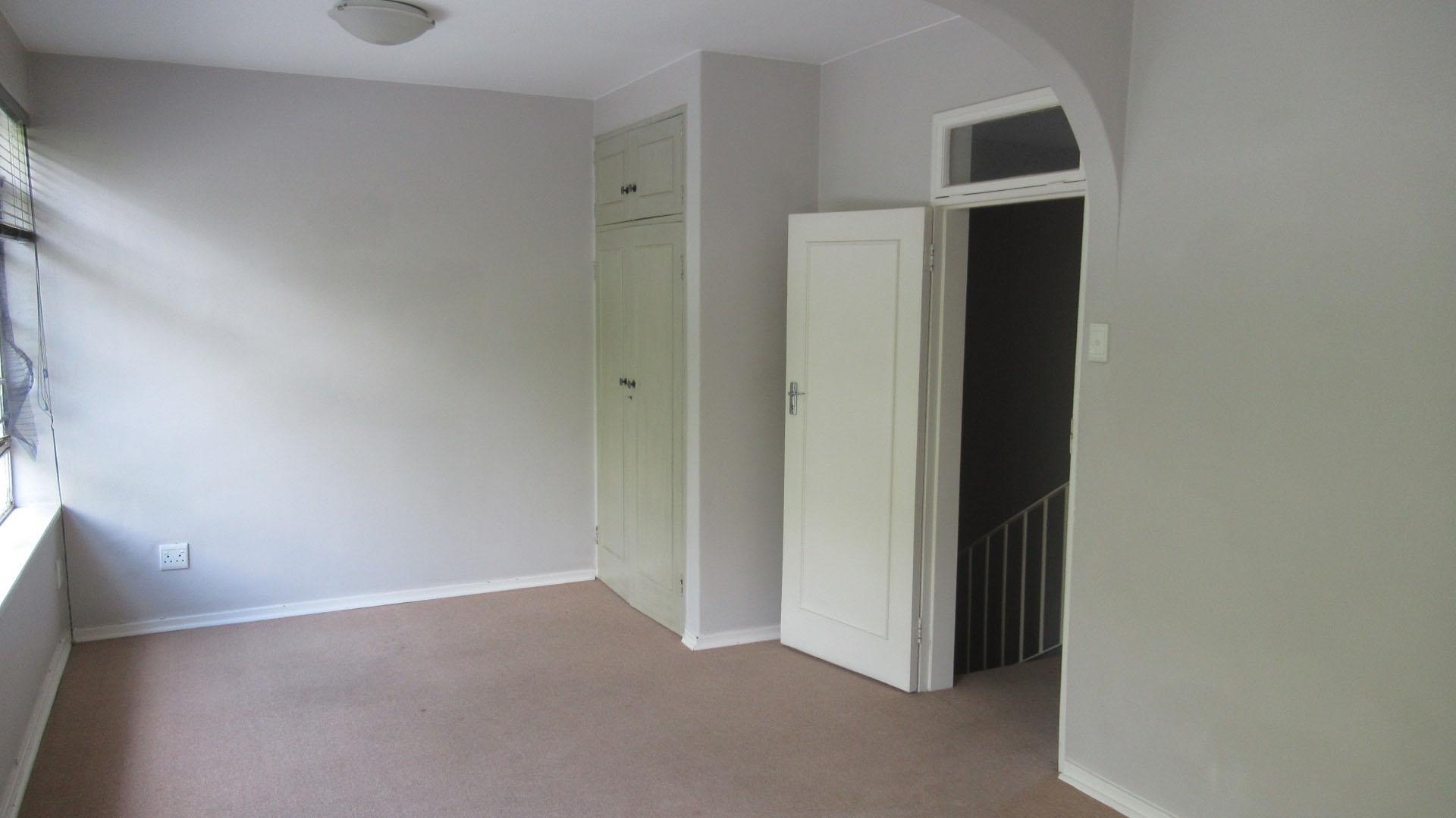 Main Bedroom - 22 square meters of property in Sandown