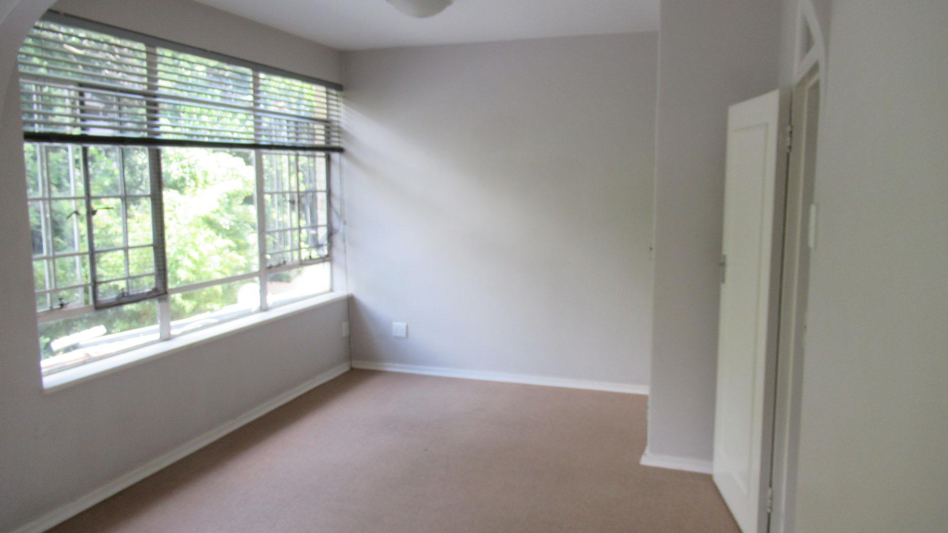 Main Bedroom - 22 square meters of property in Sandown