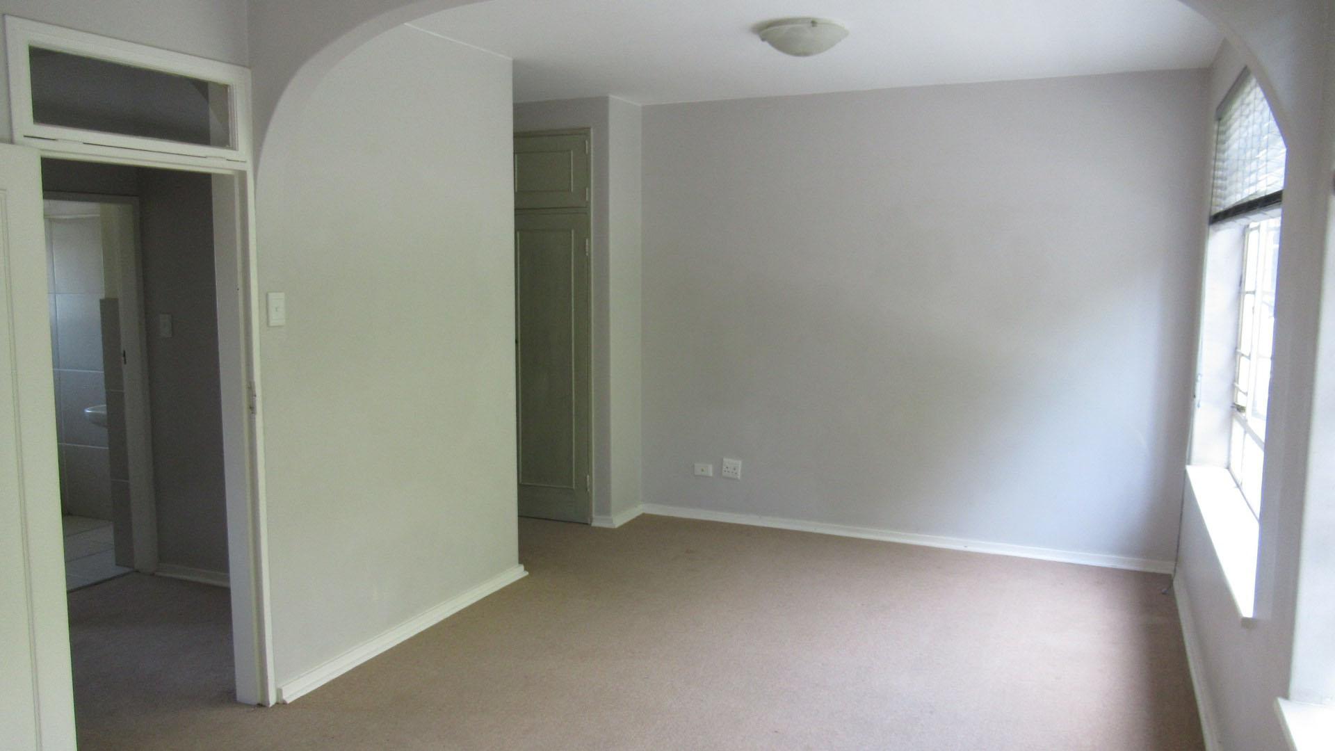 Main Bedroom - 22 square meters of property in Sandown