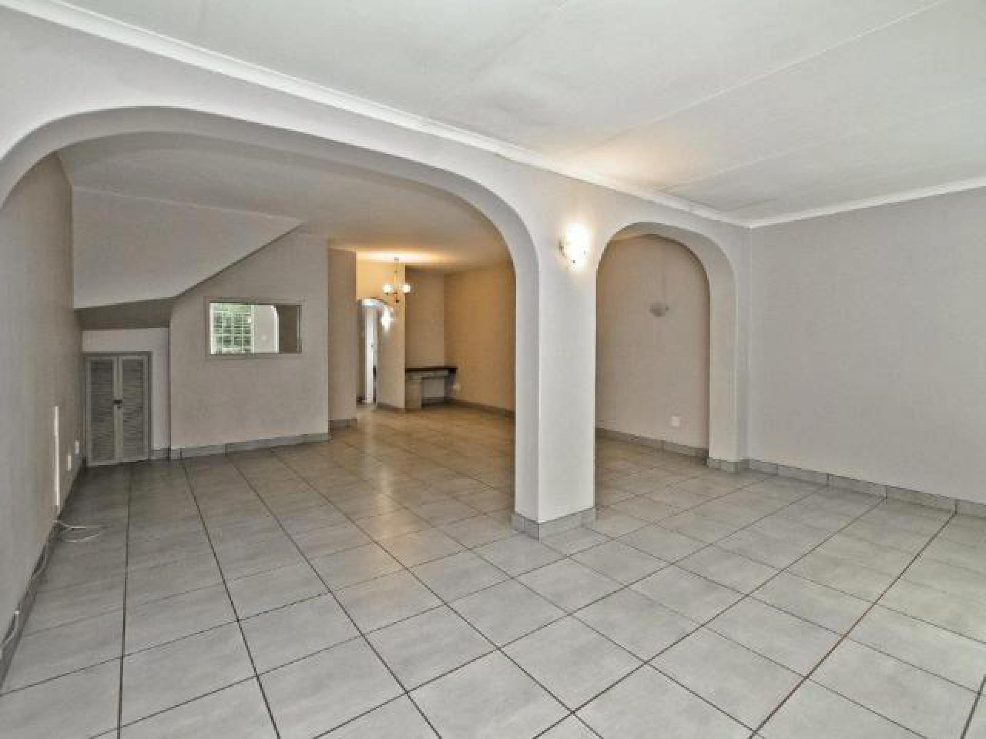 Lounges - 24 square meters of property in Sandown