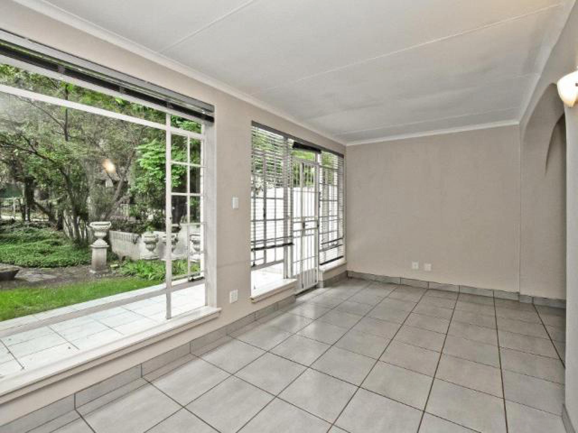 Lounges - 24 square meters of property in Sandown