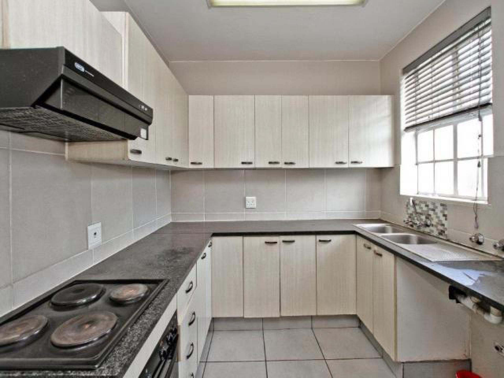 Kitchen - 10 square meters of property in Sandown