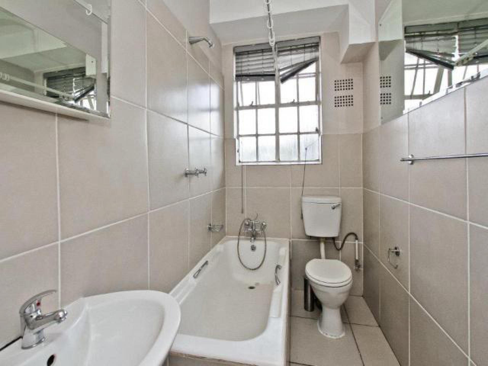 Bathroom 1 - 4 square meters of property in Sandown