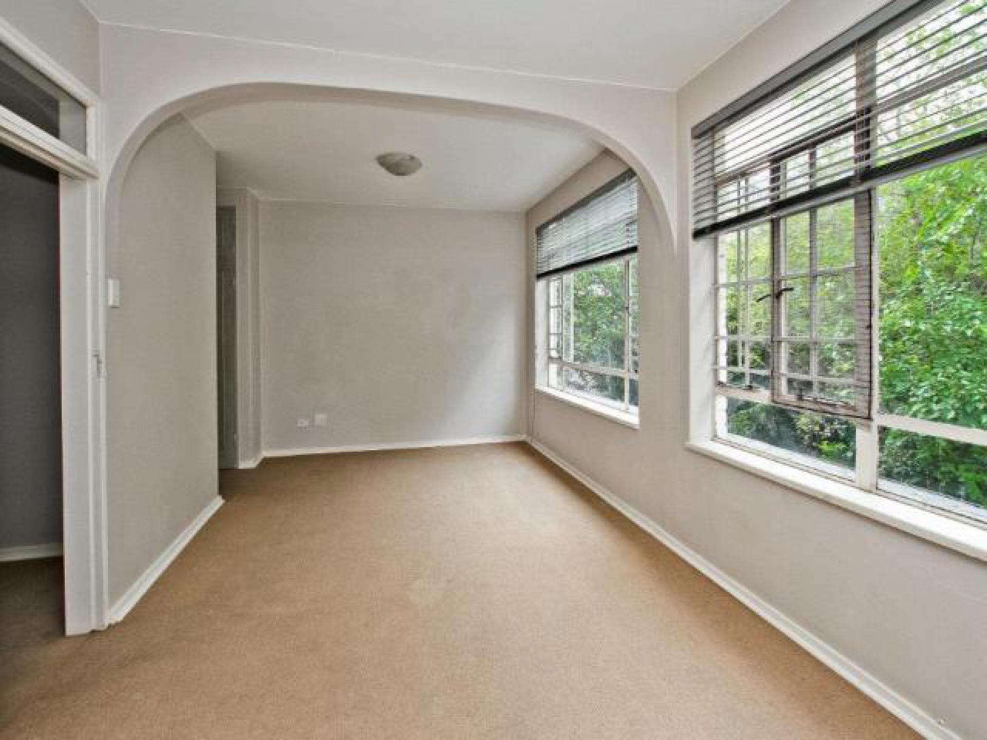 Main Bedroom - 22 square meters of property in Sandown