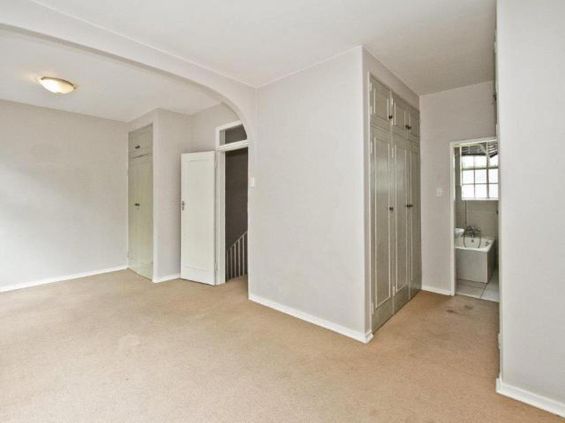 Main Bedroom - 22 square meters of property in Sandown