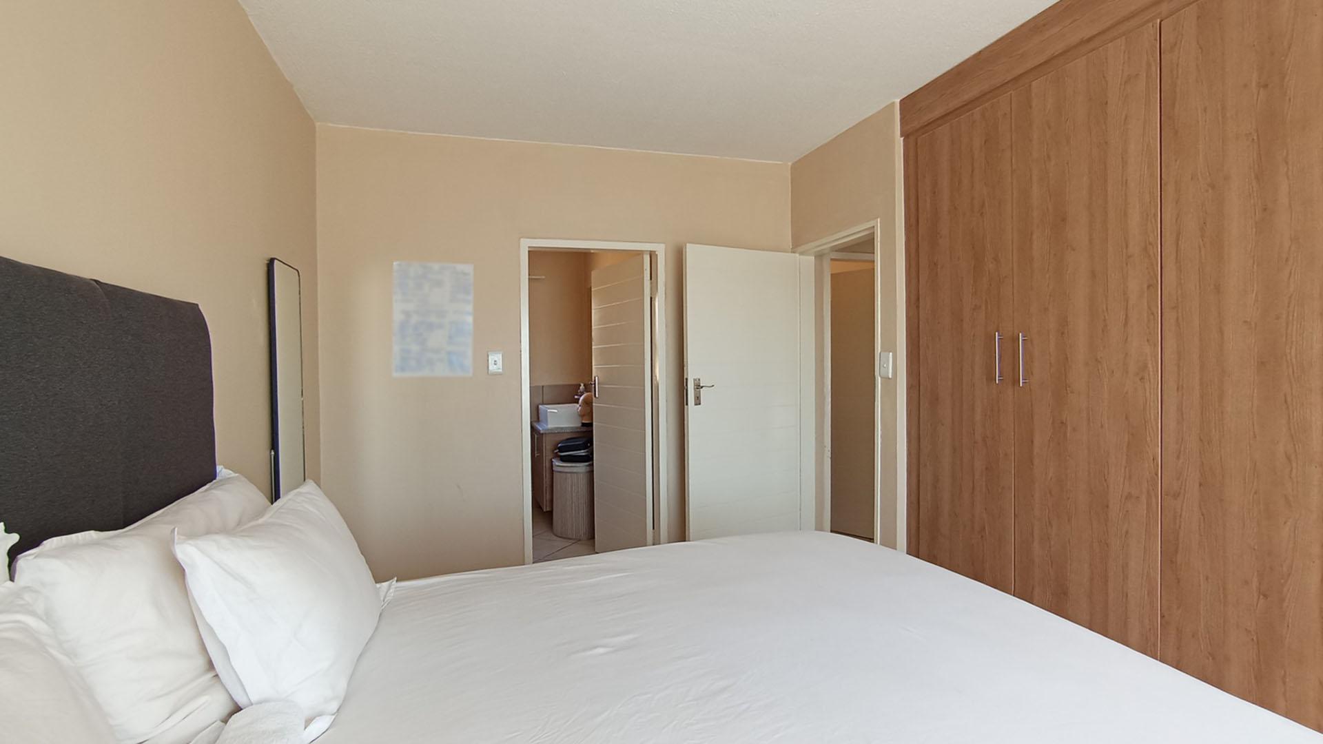 Main Bedroom - 15 square meters of property in Monavoni