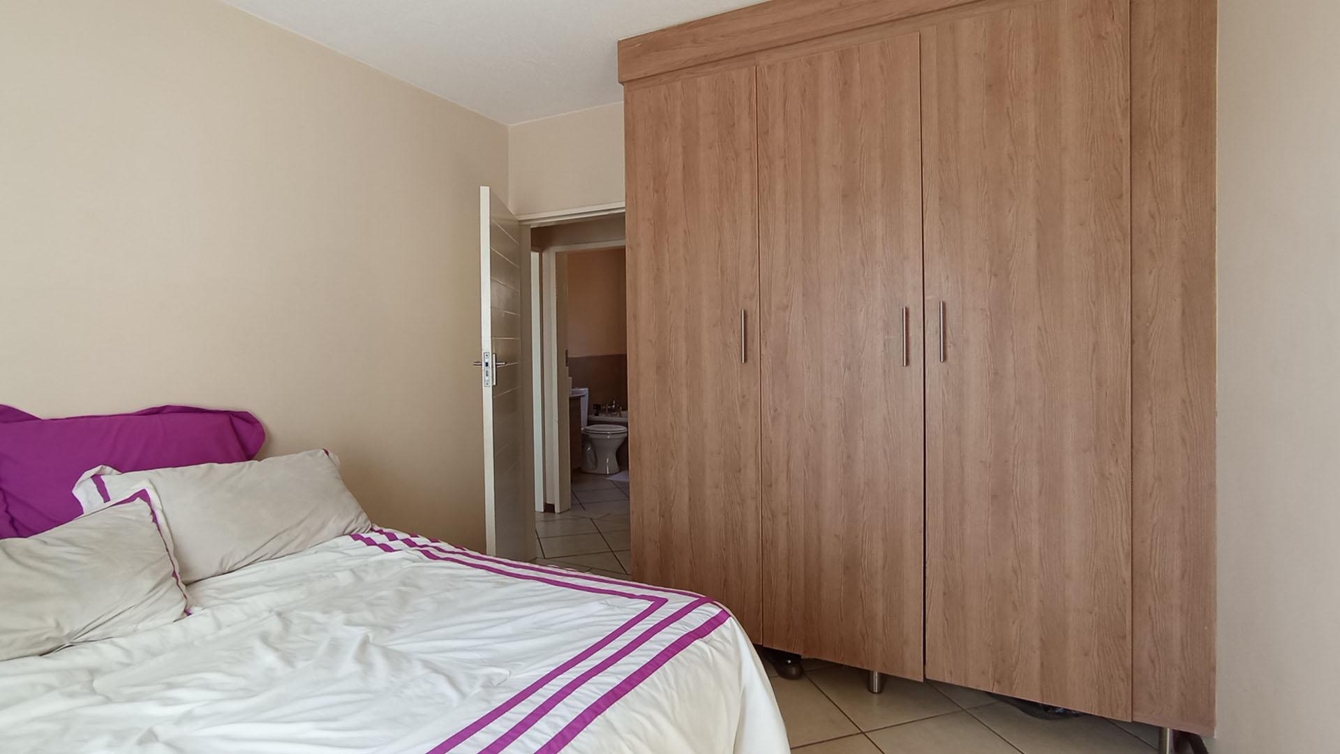 Bed Room 2 - 11 square meters of property in Monavoni