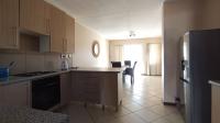 Lounges - 16 square meters of property in Monavoni