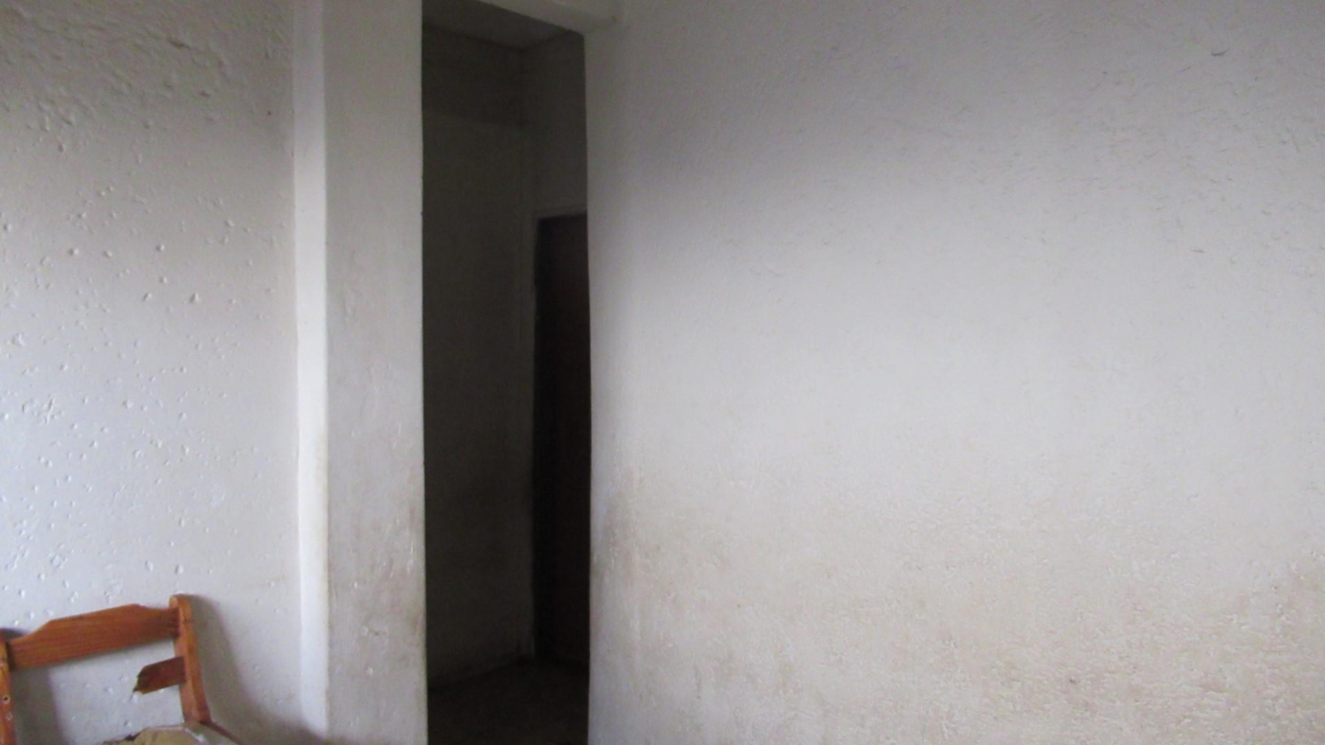 Dining Room - 10 square meters of property in Meadowlands