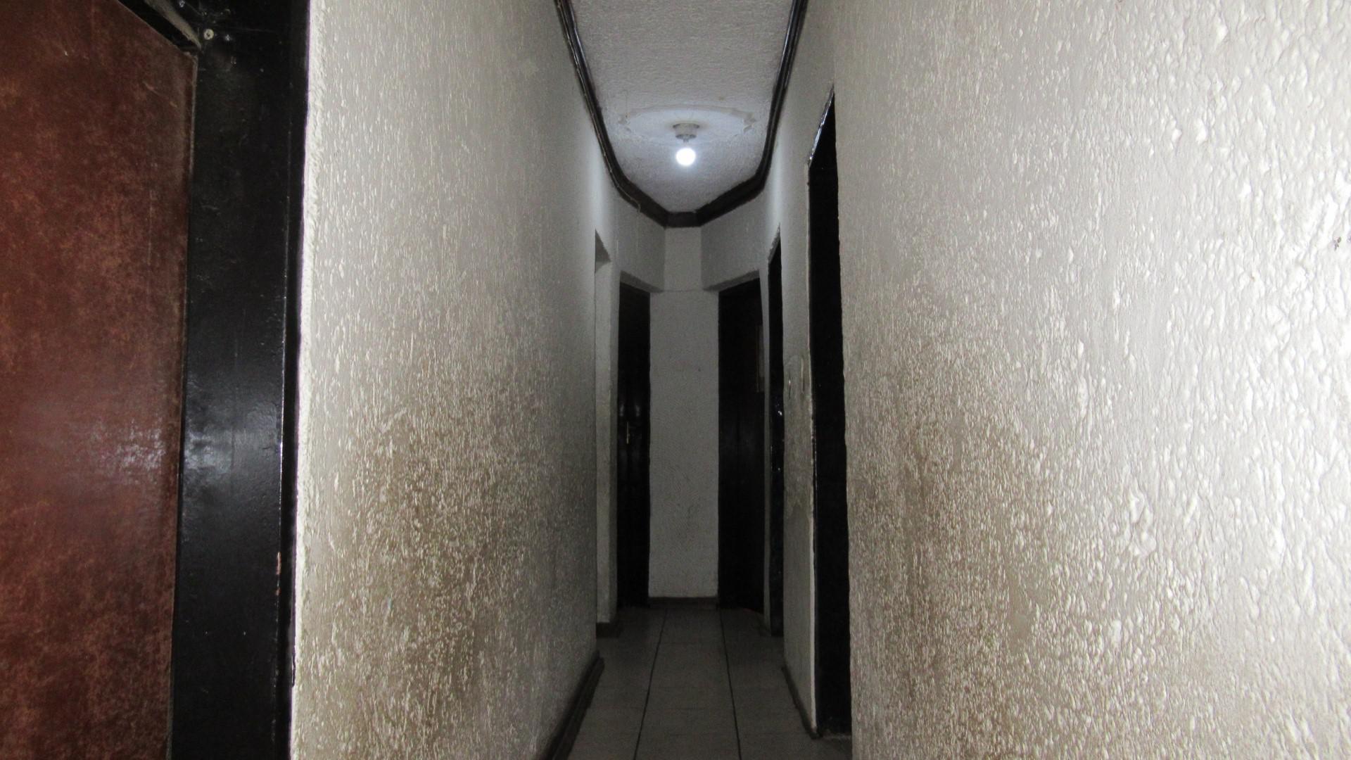 Spaces - 9 square meters of property in Meadowlands