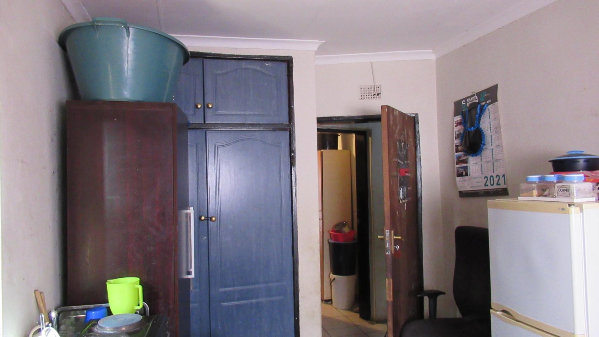 Bed Room 2 - 10 square meters of property in Meadowlands