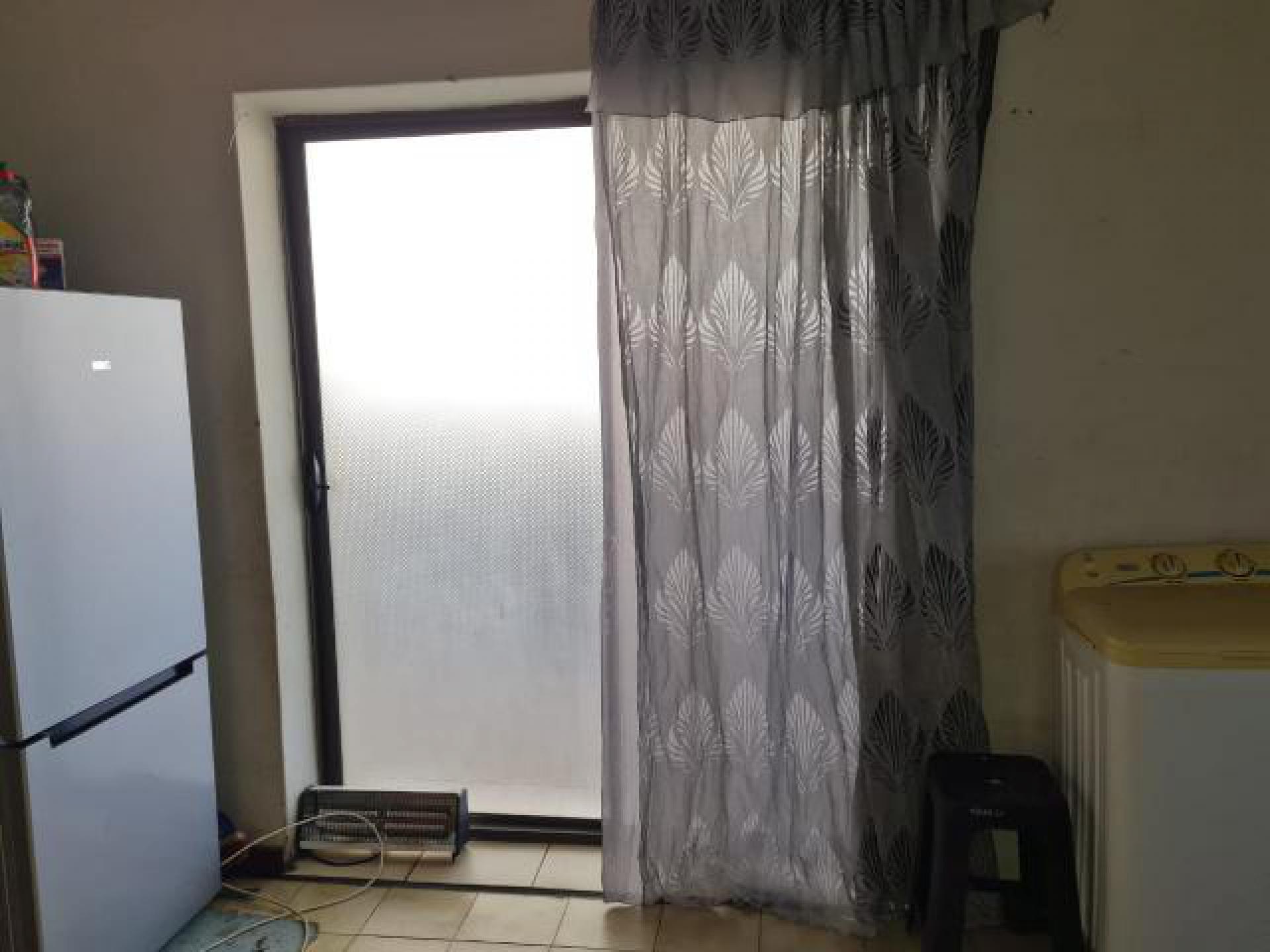 Kitchen - 7 square meters of property in Meadowlands