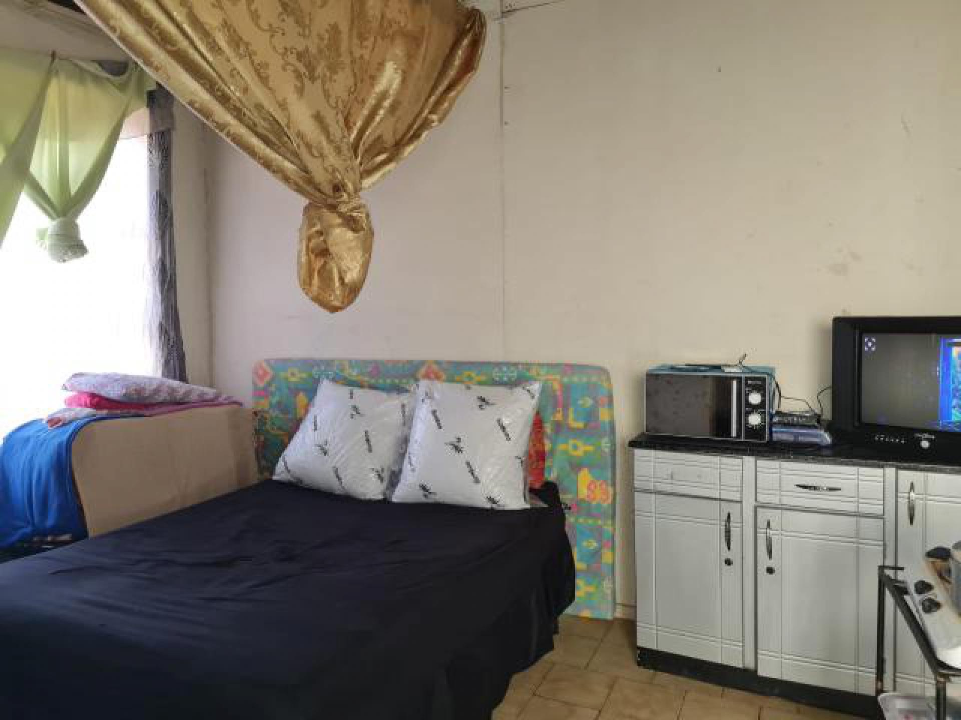 Rooms of property in Meadowlands
