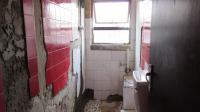 Bathroom 1 - 4 square meters of property in Meadowlands