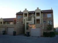 2 Bedroom 1 Bathroom Simplex to Rent for sale in Raslouw