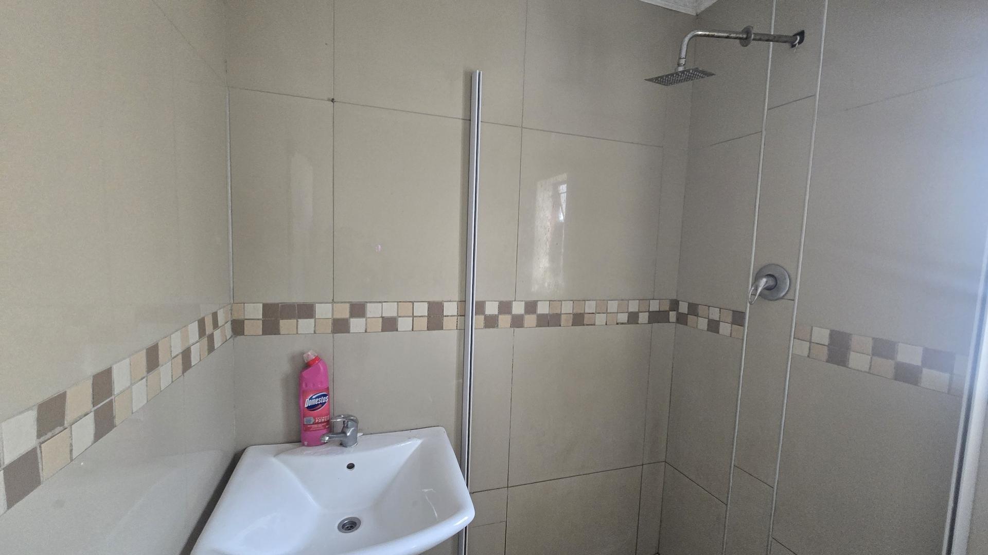 Bathroom 1 of property in Northcroft