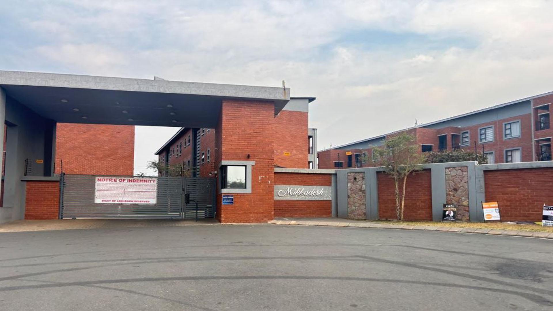 Front View of property in Witpoortjie