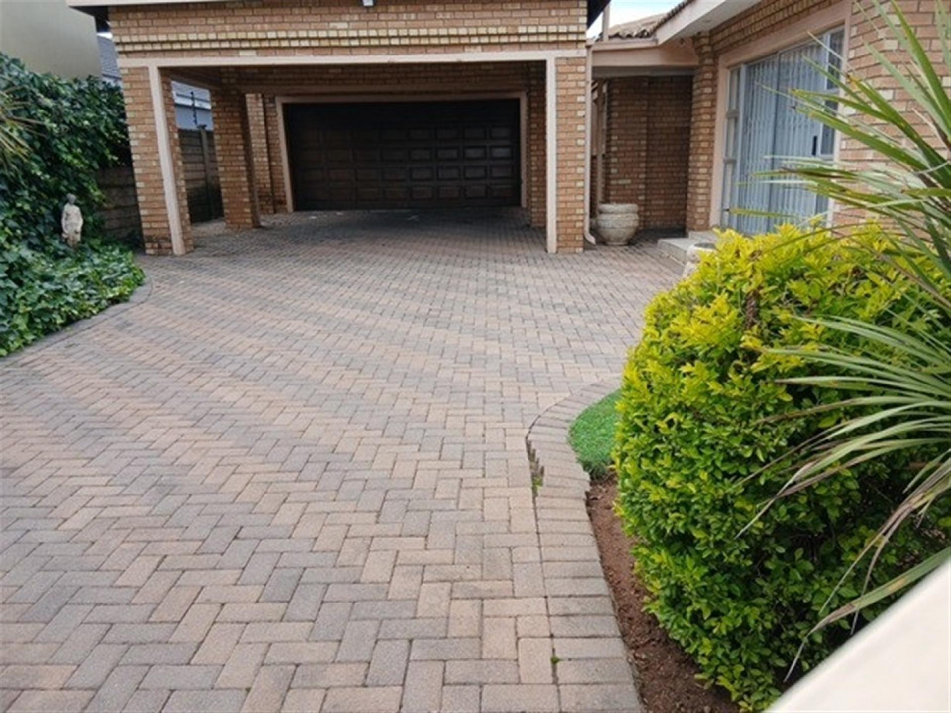 Front View of property in Vanderbijlpark