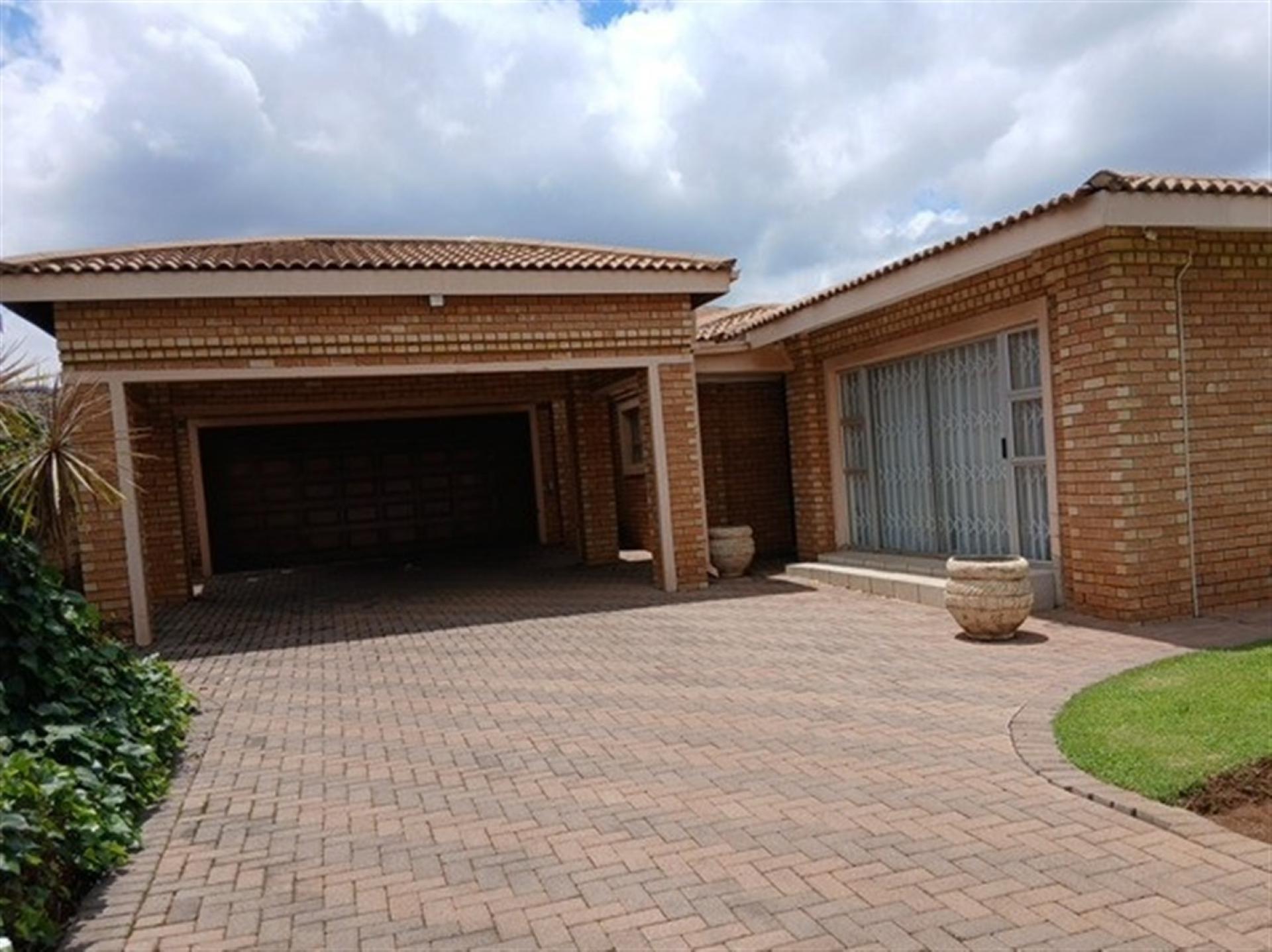 Front View of property in Vanderbijlpark